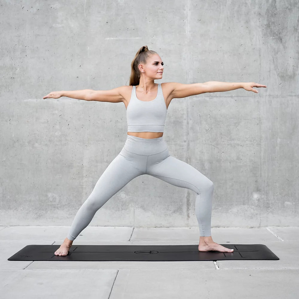 Modern  Body Vitruvian Yoga Mat (Black)